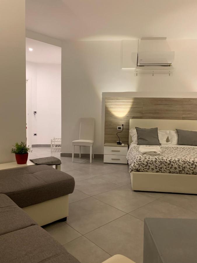 Myb Appartement Napels Buitenkant foto