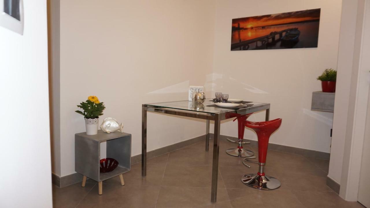 Myb Appartement Napels Buitenkant foto