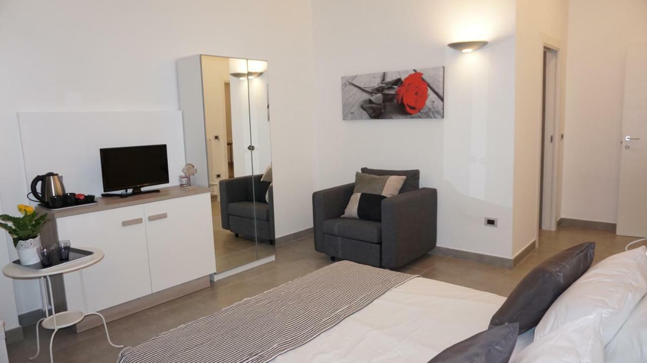 Myb Appartement Napels Buitenkant foto