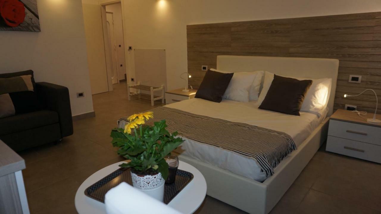Myb Appartement Napels Buitenkant foto