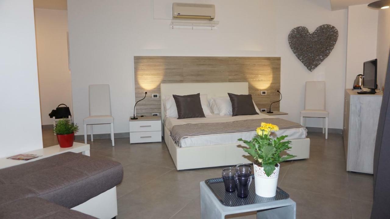 Myb Appartement Napels Buitenkant foto