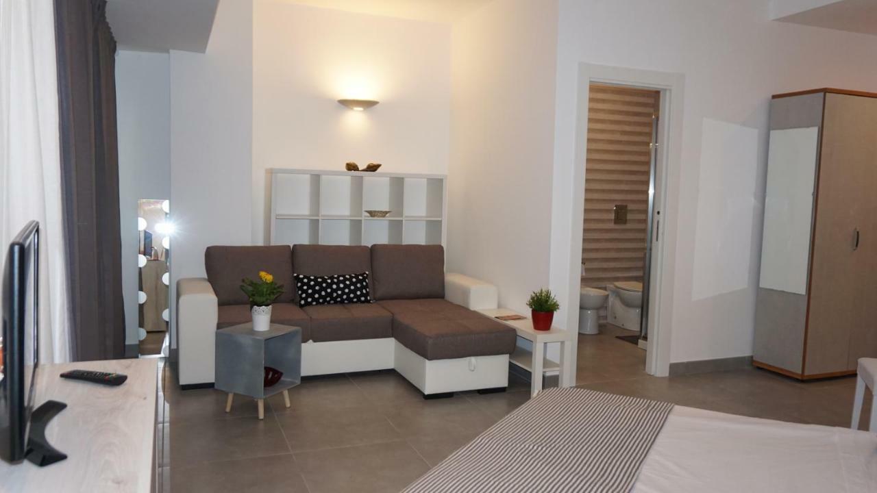 Myb Appartement Napels Buitenkant foto
