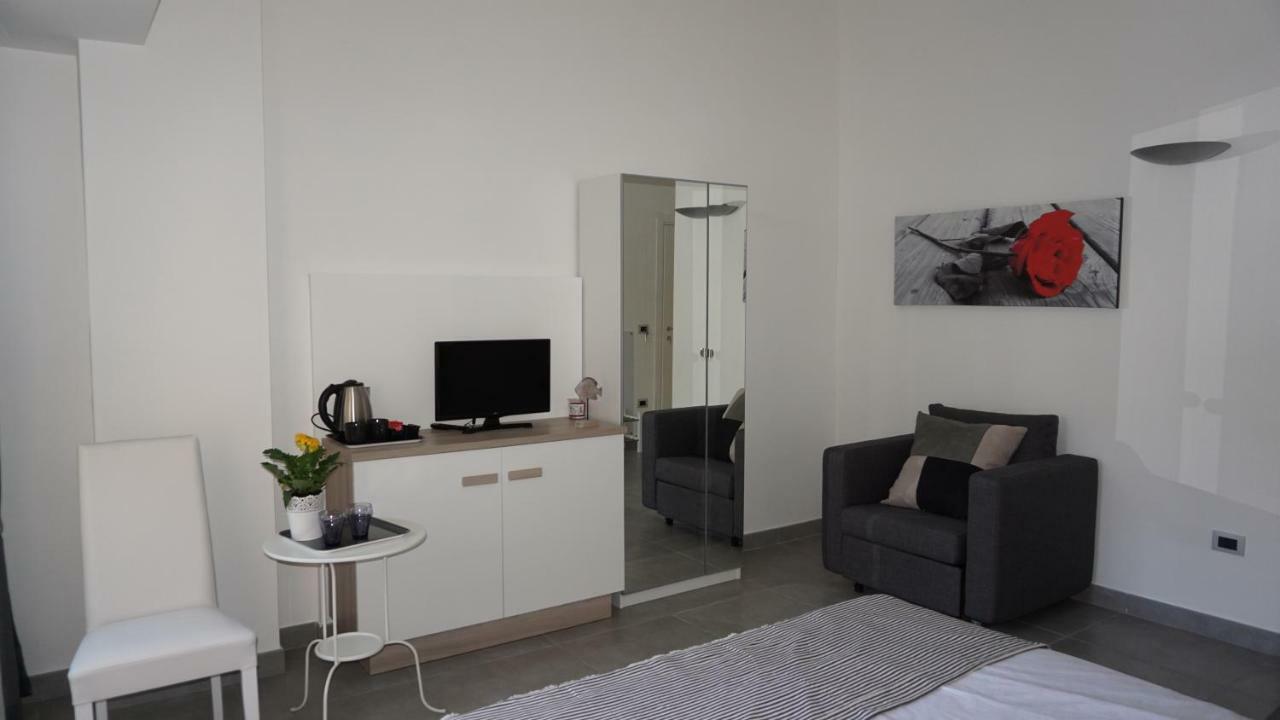 Myb Appartement Napels Buitenkant foto